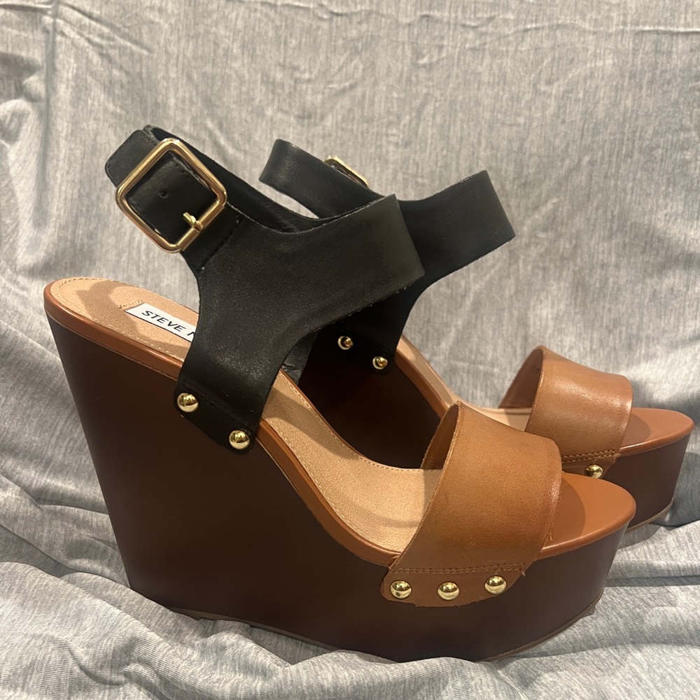 Steve Madden Black and Brown Wedges